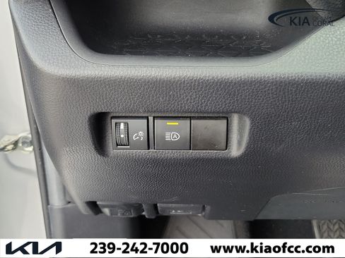 Used 2021 Toyota RAV4 XLE FWD image 22