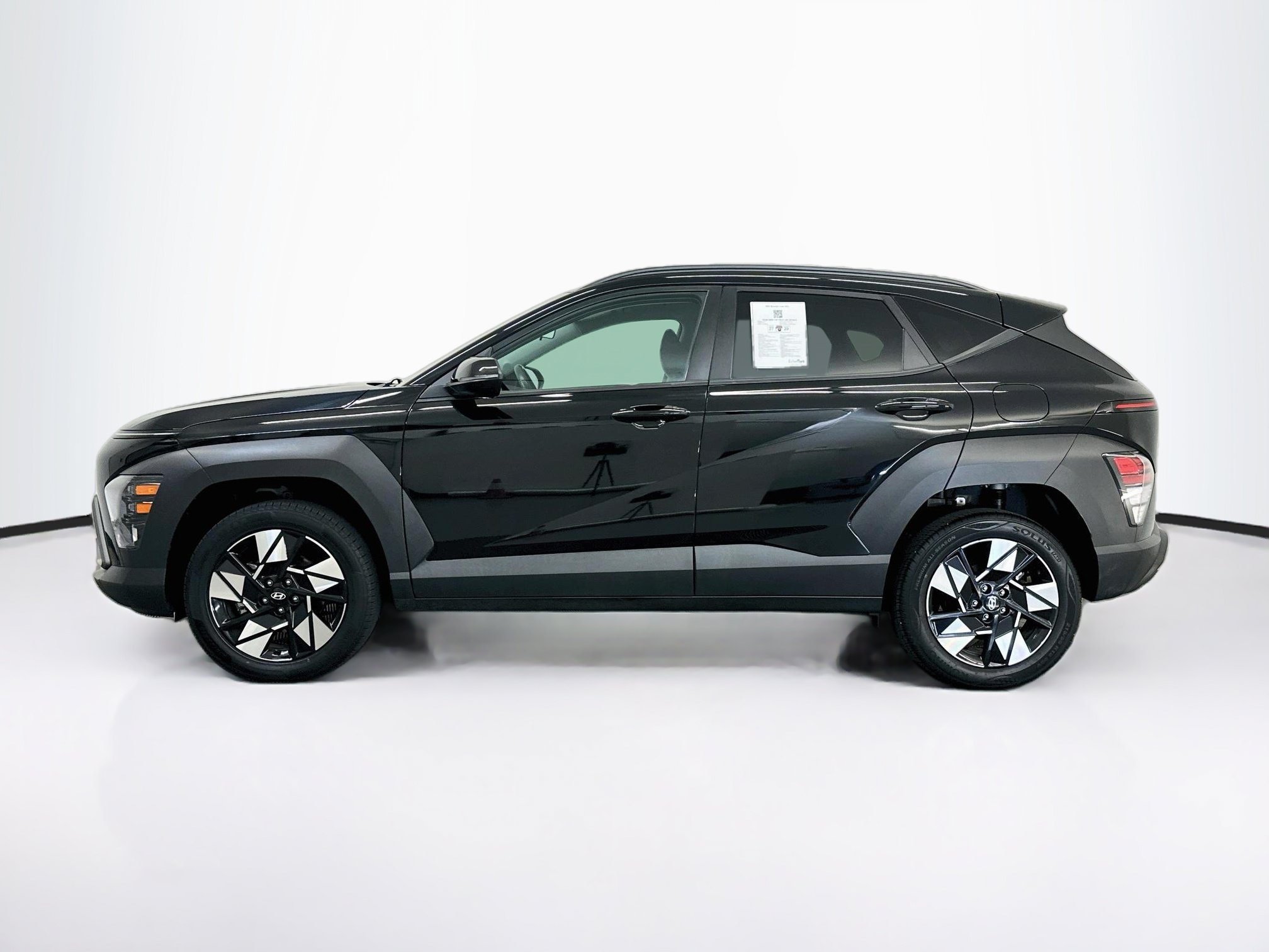 Used 2024 Hyundai Kona SEL AWD/4WD image 4