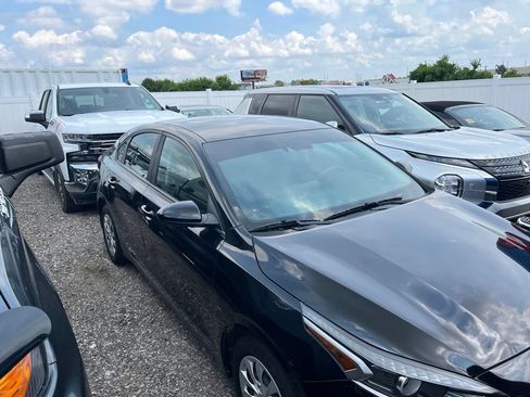 Used 2024 Kia Forte LX FWD image 16