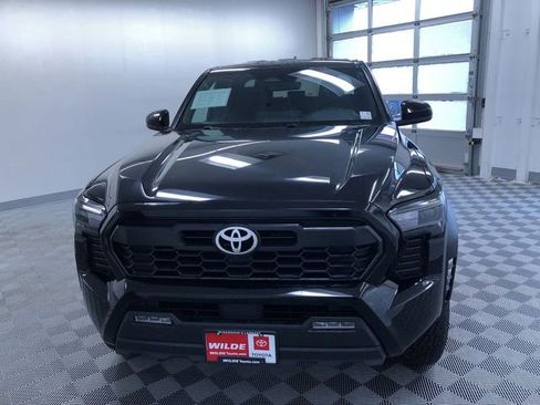 Used 2024 Toyota Tacoma TRD Off-Road image 9