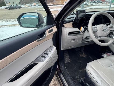 Used 2023 Hyundai Palisade Limited w/ Cargo Package image 7