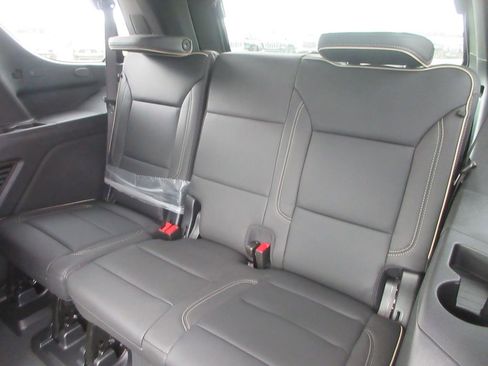 New 2026 GMC Yukon Elevation w/ Elevation Premium Package AWD/4WD image 13