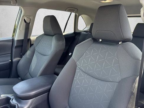 Certified 2025 Toyota RAV4 XLE FWD image 15