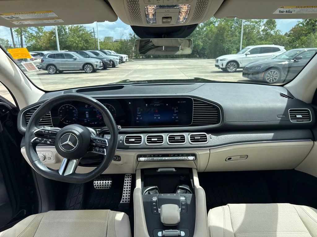 Used 2024 Mercedes-Benz GLS 580 4MATIC image 25