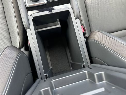 New 2026 Nissan Pathfinder SL w/ SL Premium Package AWD/4WD image 30