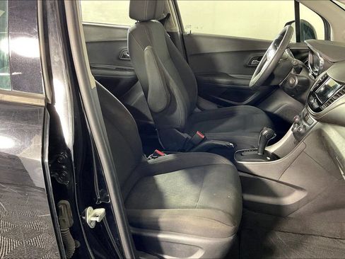 Used 2018 Chevrolet Trax LS FWD image 10