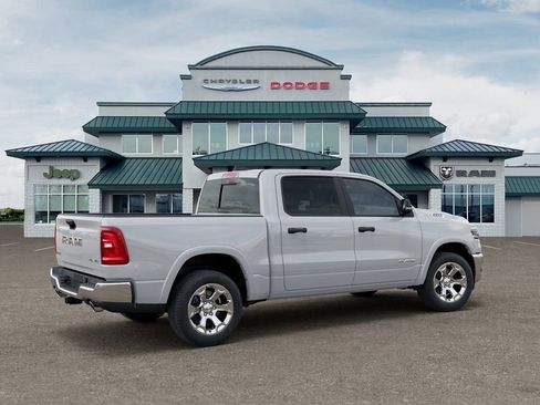 Used 2026 RAM 1500 4x4 Crew Cab image 4