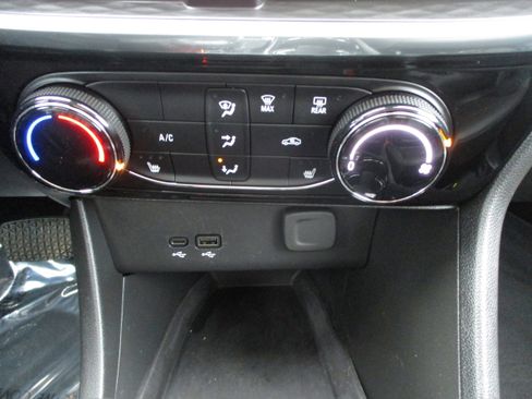 Used 2024 Buick Encore GX Sport Touring w/ Comfort Package image 24