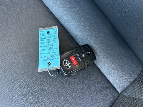 Used 2025 Toyota Camry SE image 33