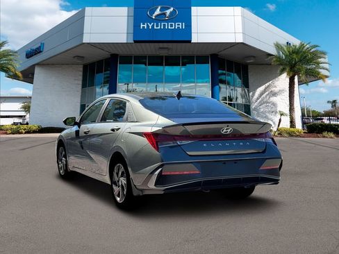 New 2026 Hyundai Elantra SEL Sport image 6