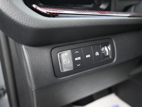 Used 2024 Chevrolet Traverse Z71 AWD/4WD image 23