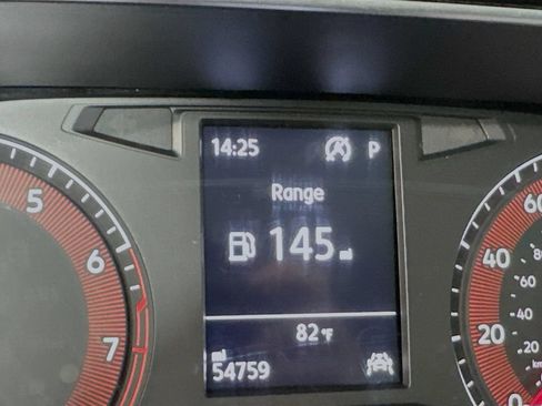 Used 2021 Volkswagen Jetta SE FWD image 18