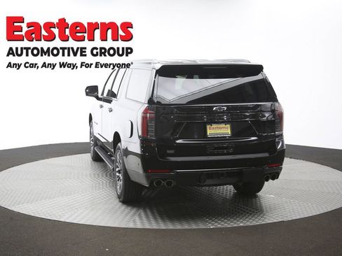 Used 2025 Chevrolet Suburban Z71 AWD/4WD image 41