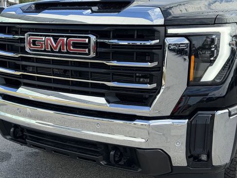 New 2026 GMC Sierra 2500 SLT w/ SLT Premium Package AWD/4WD image 10