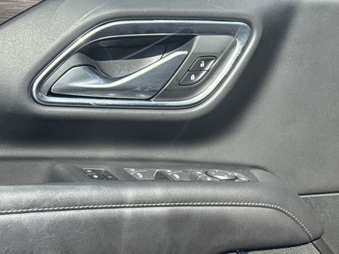 Used 2022 Chevrolet Tahoe LT w/ Luxury Package image 16