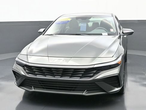 Certified 2025 Hyundai Elantra Sport image 8