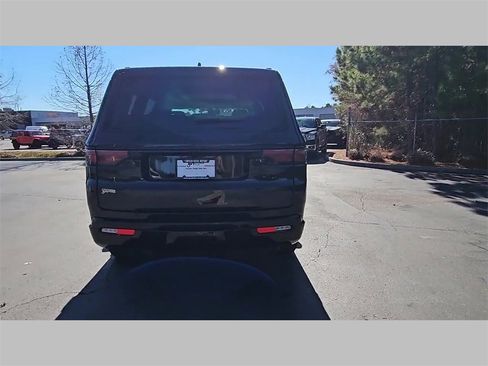 New 2025 Jeep Wagoneer Series II image 32