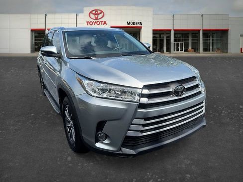 Certified 2019 Toyota Highlander XLE AWD/4WD image 3