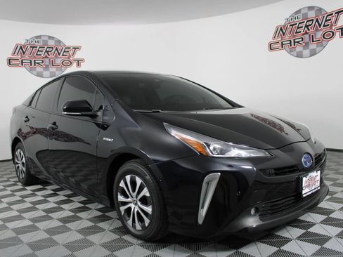 Used 2022 Toyota Prius XLE w/ Advanced Technology Package AWD/4WD image 9