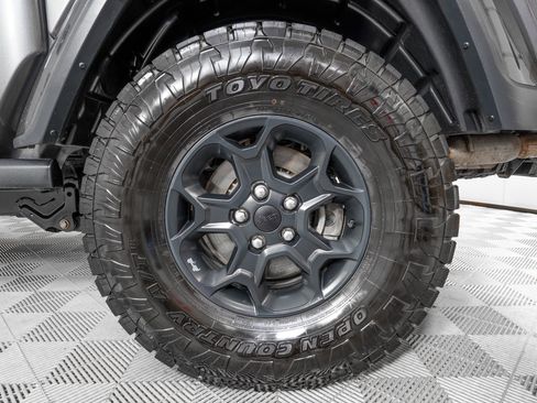 Used 2023 Jeep Gladiator Willys image 27