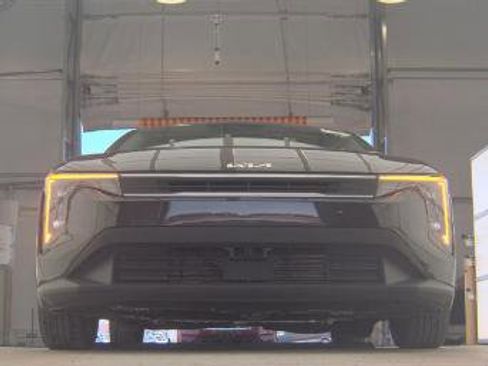 Used 2025 Kia K4 LXS image 6