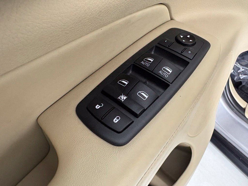Used 2020 Jeep Grand Cherokee Limited w/ Luxury Group II AWD/4WD image 20