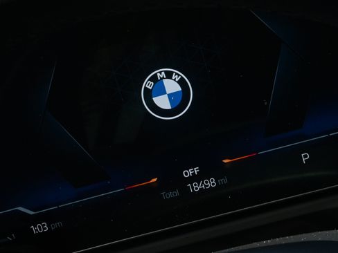 Used 2024 BMW 330i Sedan w/ M Sport Package RWD image 34