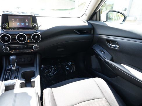 Used 2022 Nissan Sentra S FWD image 11