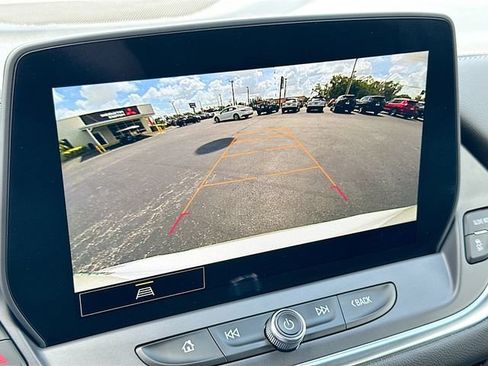 Used 2025 Chevrolet Blazer LT FWD image 13