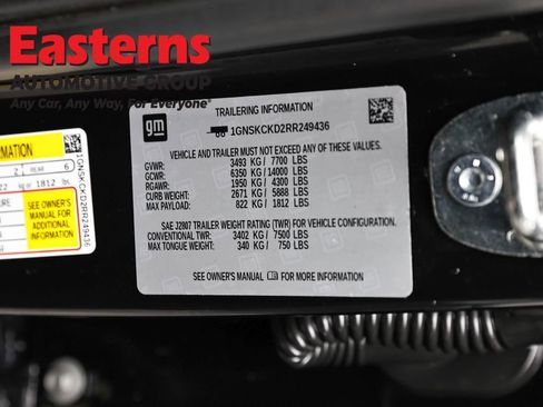 Used 2024 Chevrolet Suburban LT image 36