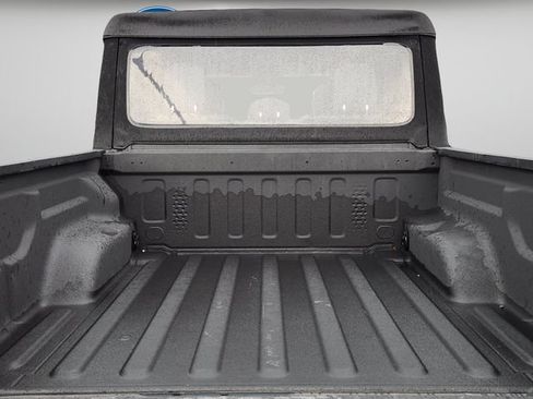 Used 2024 Jeep Gladiator Sport AWD/4WD image 15