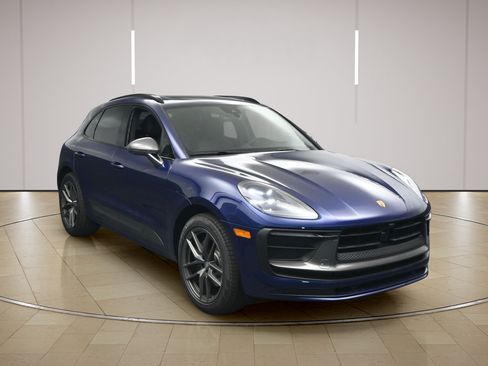 New 2026 Porsche Macan AWD/4WD image 25