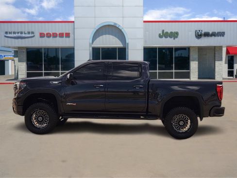 Used 2023 GMC Sierra 1500 AT4 w/ AT4 Preferred Package AWD/4WD image 3
