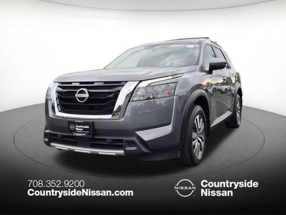 Used 2025 Nissan Pathfinder SL