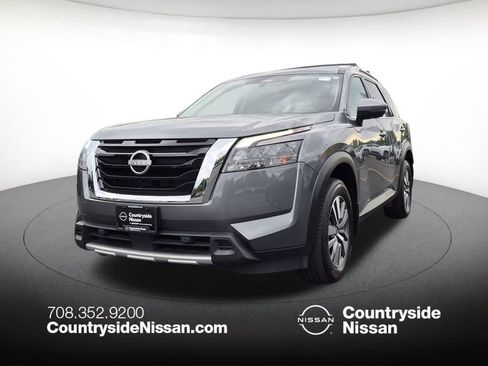 Used 2025 Nissan Pathfinder SL AWD/4WD image 1