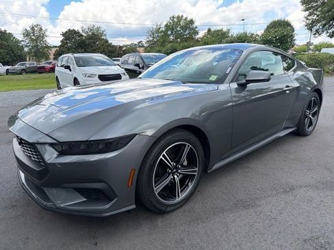 Used 2025 Ford Mustang Coupe RWD image 3