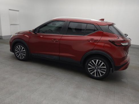 Used 2021 Nissan Kicks SV image 3