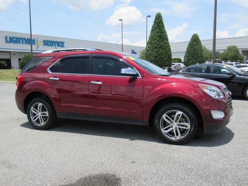 Used 2016 Chevrolet Equinox LTZ w/ Enhanced Convenience Package FWD image 2