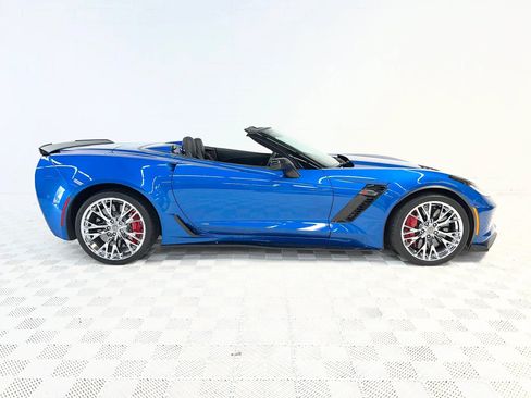 Used 2015 Chevrolet Corvette Z06 w/ 3LZ Preferred Equipment Group RWD image 5
