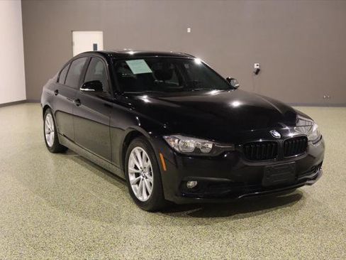 Used 2017 BMW 320i Sedan image 1