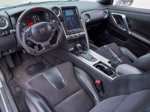 Used 2010 Nissan GT-R Premium AWD/4WD image 19