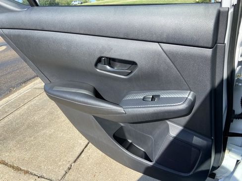 Used 2024 Nissan Sentra SV FWD image 49