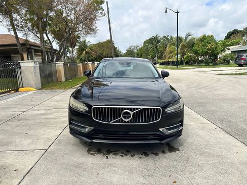Used 2017 Volvo S90 T5 Inscription w/ Vision Package FWD image 4