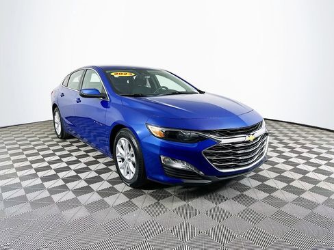 Used 2023 Chevrolet Malibu LT image 2