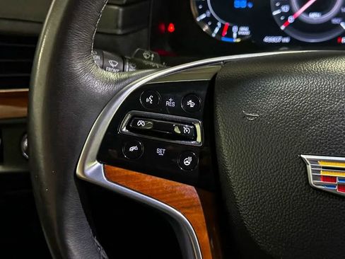 Used 2017 Cadillac Escalade Luxury RWD image 32