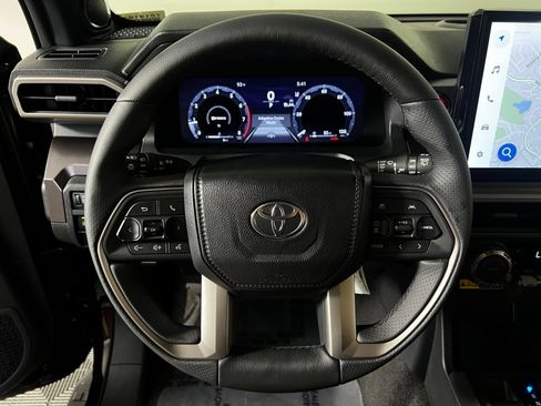 Used 2026 Toyota 4Runner TRD Off-Road Premium AWD/4WD image 16
