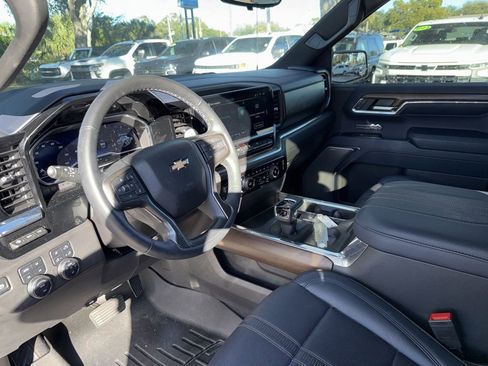 Used 2023 Chevrolet Silverado 1500 High Country w/ Technology Package image 24