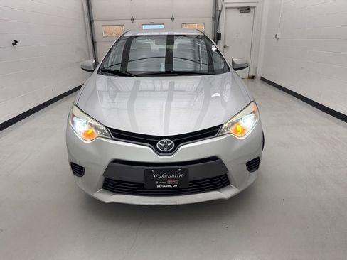 Used 2015 Toyota Corolla LE FWD image 2
