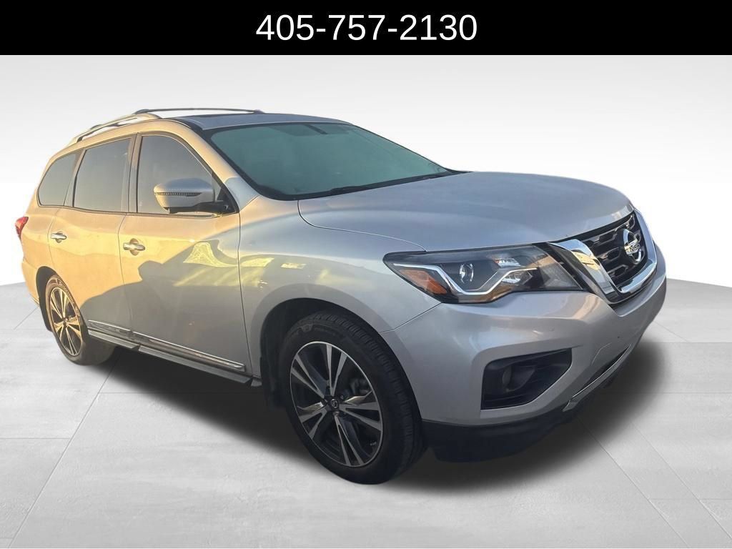 Used 2018 Nissan Pathfinder Platinum AWD/4WD image 2