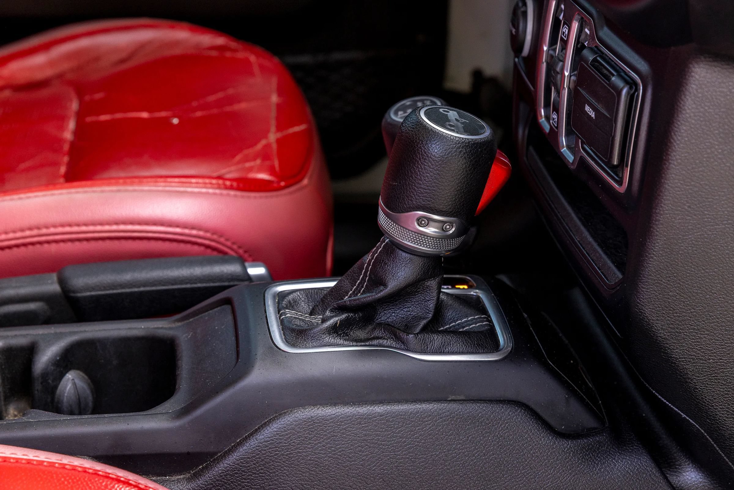 Used 2019 Jeep Wrangler Unlimited Sahara AWD/4WD image 28